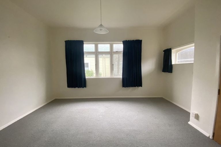 Photo of property in 30 Tiber Street, Island Bay, Wellington, 6023
