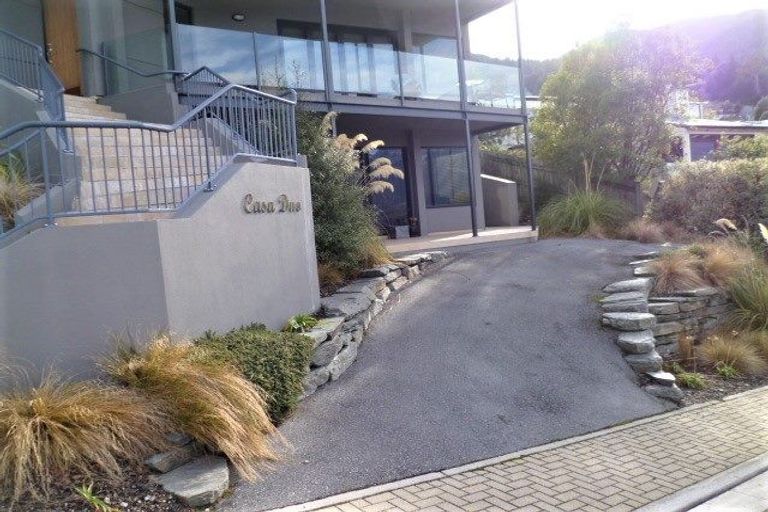 Photo of property in 12 Aspen Grove, Fernhill, Queenstown, 9300