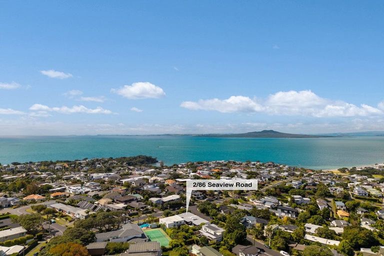 Photo of property in 2/86 Seaview Road, Castor Bay, Auckland, 0620