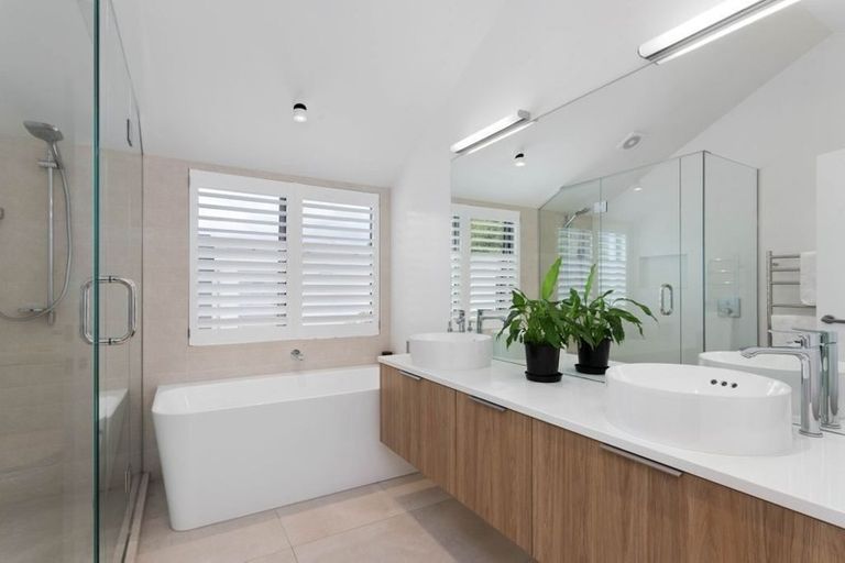 Photo of property in 11 Heathfield Avenue, Fendalton, Christchurch, 8014