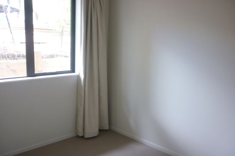 Photo of property in 59a Sungrove Rise, Sunnyvale, Auckland, 0612
