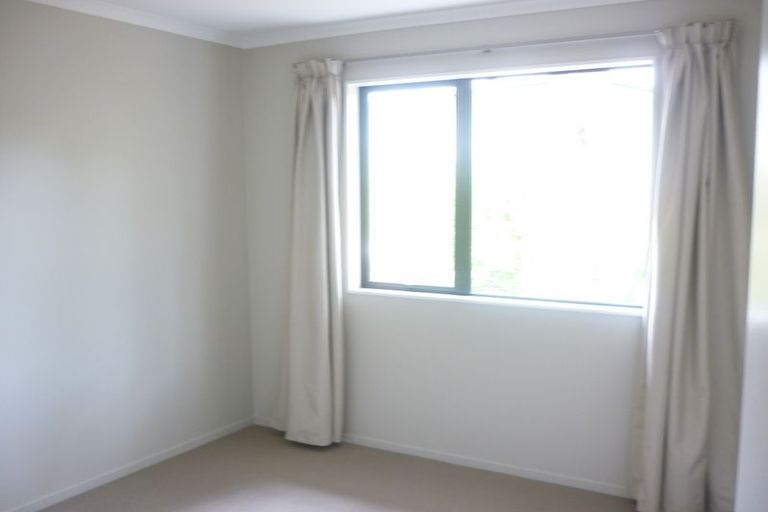 Photo of property in 59a Sungrove Rise, Sunnyvale, Auckland, 0612