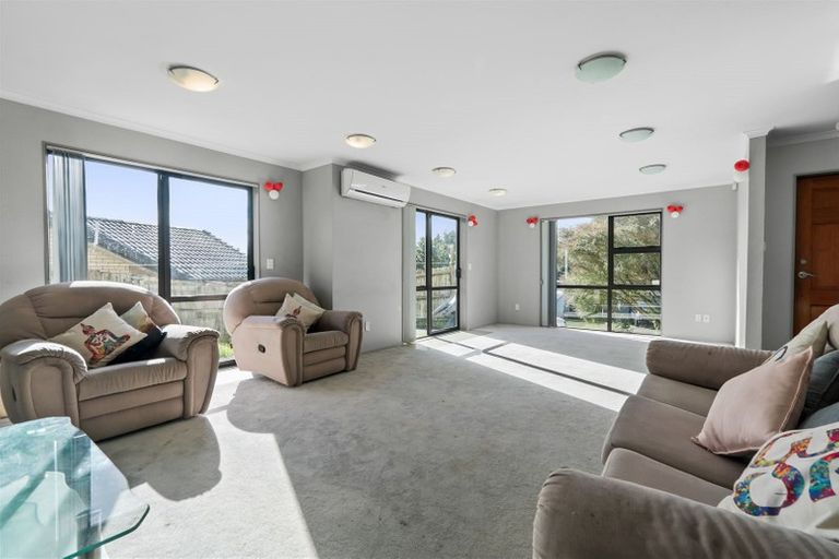 Photo of property in 13 Kokako Rise, Papakura, 2110