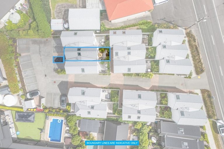 Photo of property in 12 Titoki Close, Matakana, 0985