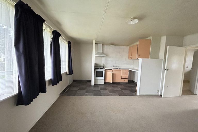 Photo of property in 14-16 Mako Mako Road, Levin, 5510