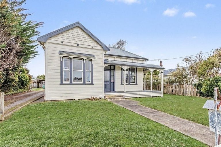 Photo of property in 12 Hunia Street, Marton, 4710