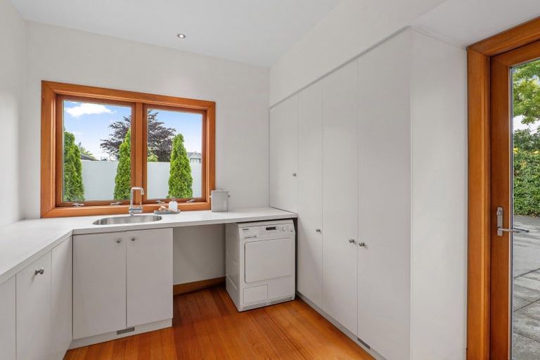 Photo of property in 17 Makora Street, Fendalton, Christchurch, 8041