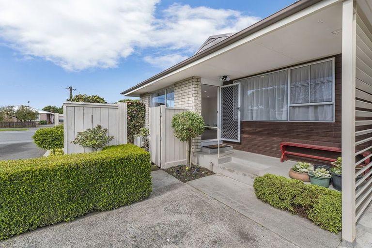 Photo of property in 1/23 Withells Road, Avonhead, Christchurch, 8042