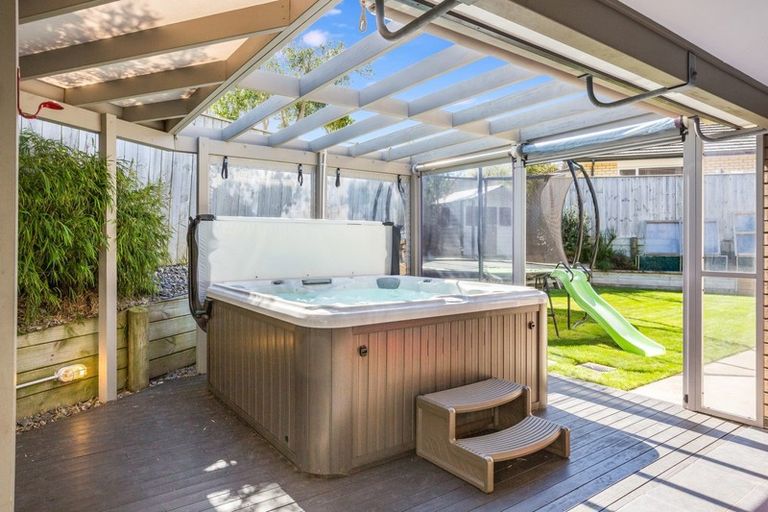 Photo of property in 18 Peel Lane, Aotea, Porirua, 5024