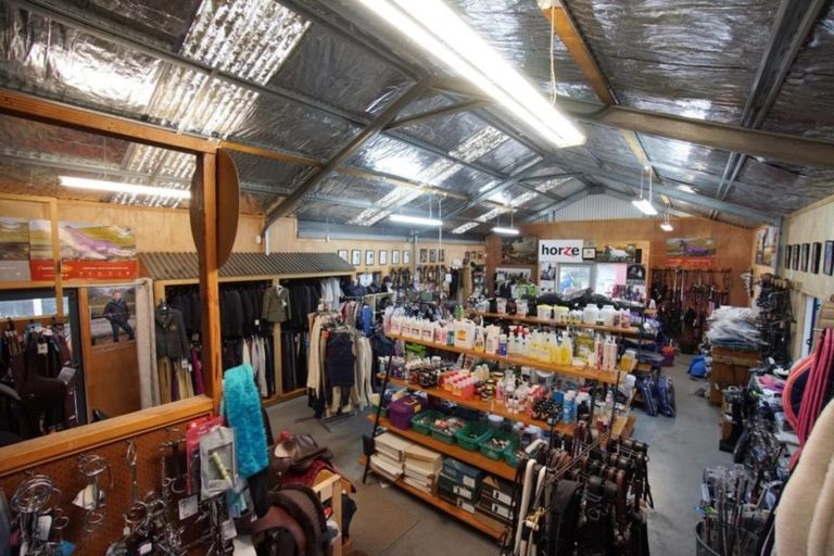 Photo of property in 422 Gillespies Line, Kairanga, Palmerston North, 4475