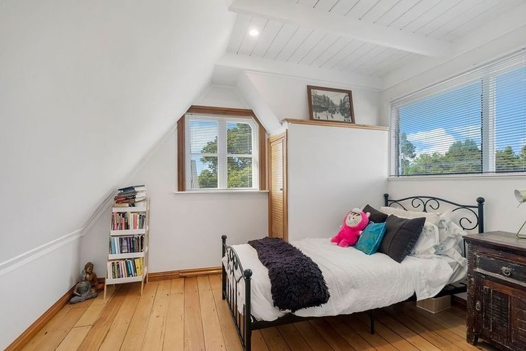 Photo of property in 28 Rangatira Road, Birkenhead, Auckland, 0626