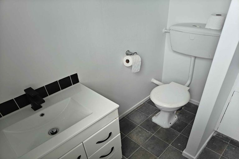 Photo of property in 79 Farnham Street, Mornington, Wellington, 6021