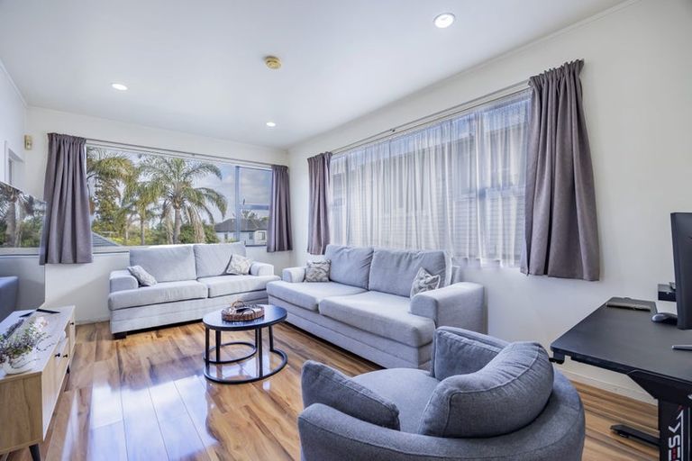 Photo of property in 1/410 Glenfield Road, Glenfield, Auckland, 0629