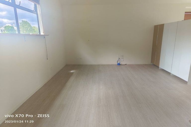 Photo of property in 37 Pitt Road, Runciman, Drury, 2578