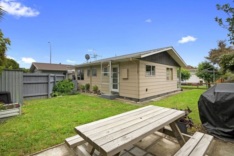 Photo of property in 2/165 Tahunanui Drive, Tahunanui, Nelson, 7011