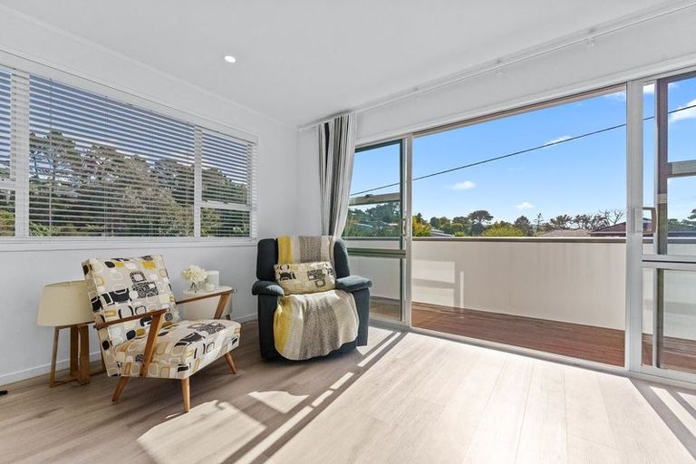 Photo of property in 662 Beach Road, Browns Bay, Auckland, 0630