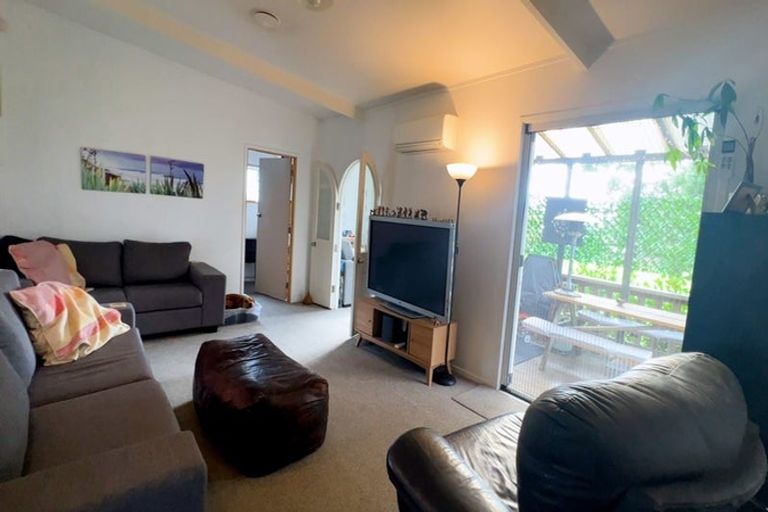 Photo of property in 27 Domain Street, Waiuku, 2123