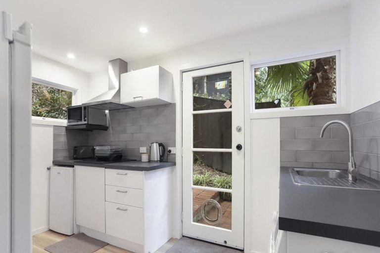 Photo of property in 47 Tainui Road, Titirangi, Auckland, 0604