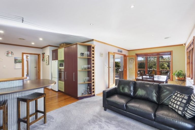 Photo of property in 98 Manuka Street, Stokes Valley, Lower Hutt, 5019