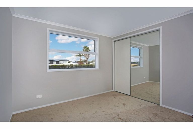 Photo of property in 1 Te Paahi Avenue, Waiuku, 2123