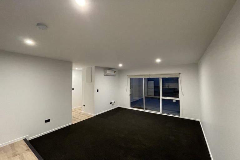 Photo of property in 6 Cessna Way, Newlands, Wellington, 6037