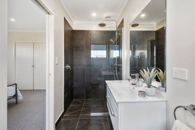 Photo of property in 9 Kano Way, Hobsonville, Auckland, 0616