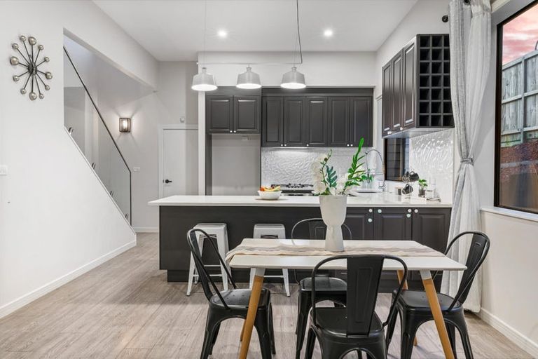 Photo of property in 1 Barrique Road, Kumeu, 0810