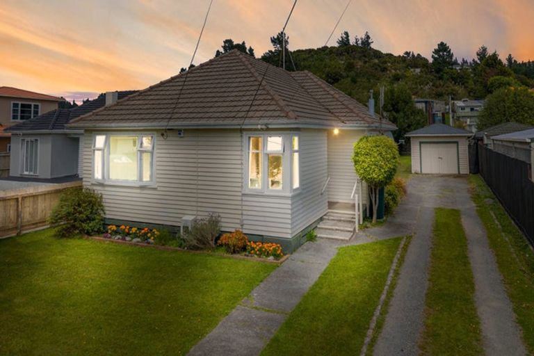 Photo of property in 53 Hyde Street, Wainuiomata, Lower Hutt, 5014