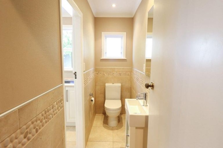 Photo of property in 18 Churchill Avenue, Hokowhitu, Palmerston North, 4410