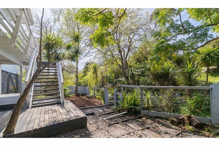 Photo of property in 2/24 Sunnyside Road, Sunnyvale, Auckland, 0612