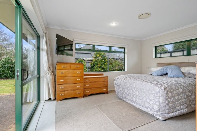 Photo of property in 8 Oaklands Drive, Cambridge, 3434