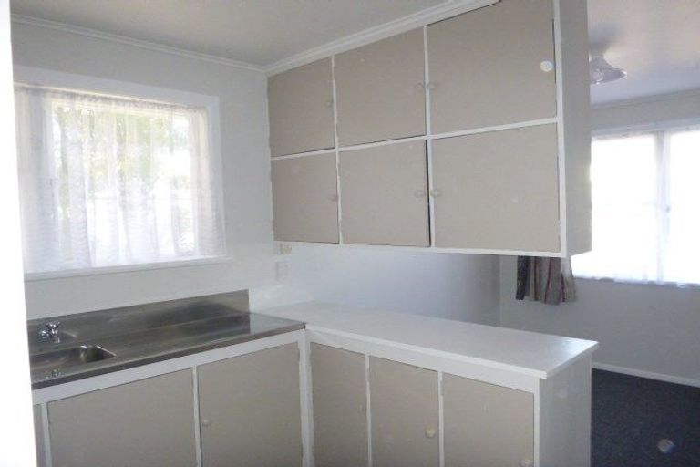 Photo of property in 1/52 Cruickshank Road, Clouston Park, Upper Hutt, 5018