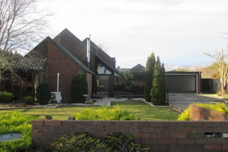 Photo of property in 4 Regalwood Close, Parklands, Christchurch, 8083