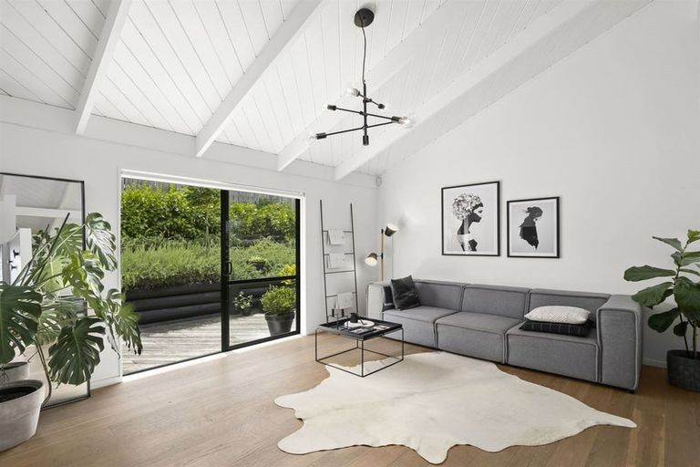 Photo of property in 2/87 Nigel Road, Browns Bay, Auckland, 0630