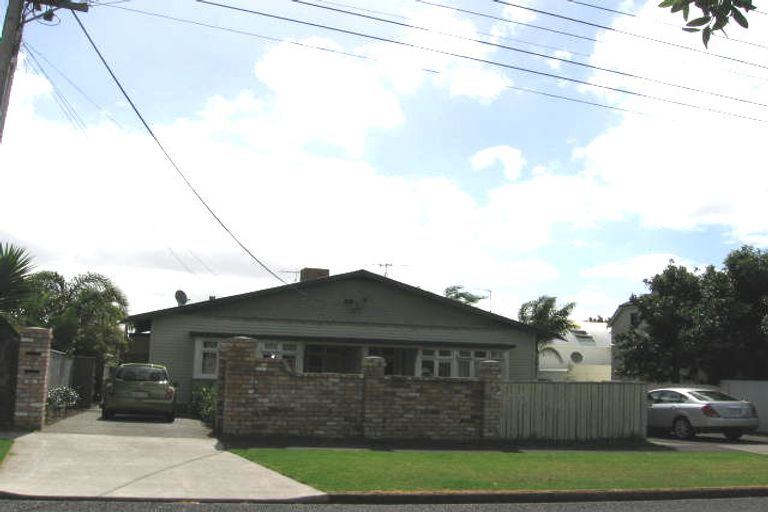 Photo of property in 3/6 Saltburn Road, Milford, Auckland, 0620