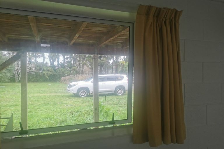 Photo of property in 244 Boord Crescent, Kumeu, 0891