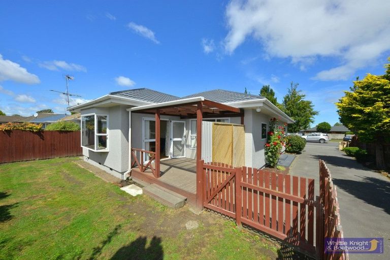 Photo of property in 1/104 Yaldhurst Road, Sockburn, Christchurch, 8042