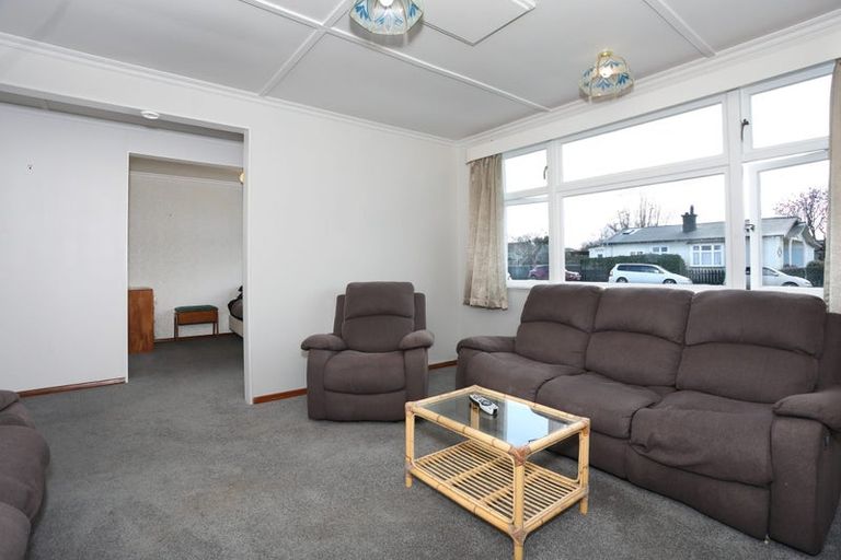 Photo of property in 18 Hammond Street, Marton, 4710