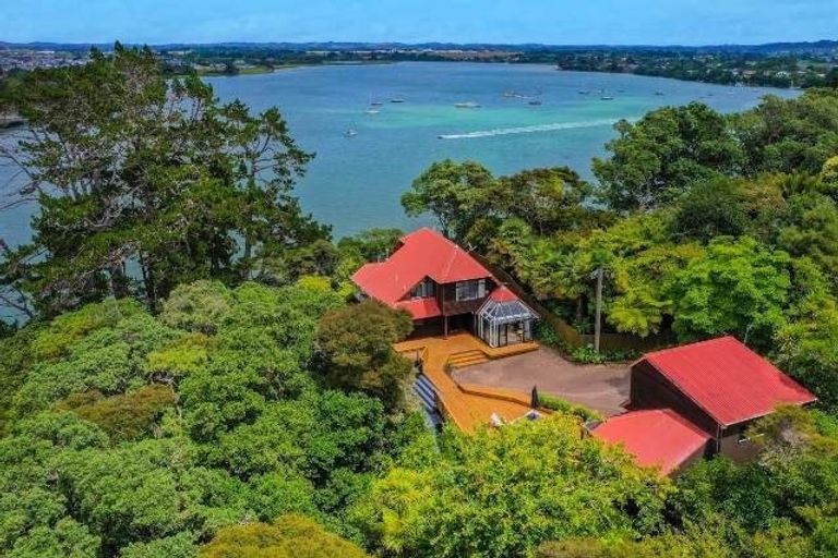 Photo of property in 25 Austin Road, Greenhithe, Auckland, 0632