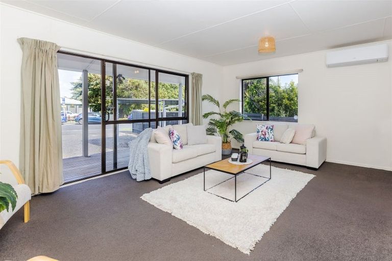 Photo of property in 22b Sandleigh Road, Hamilton Lake, Hamilton, 3204