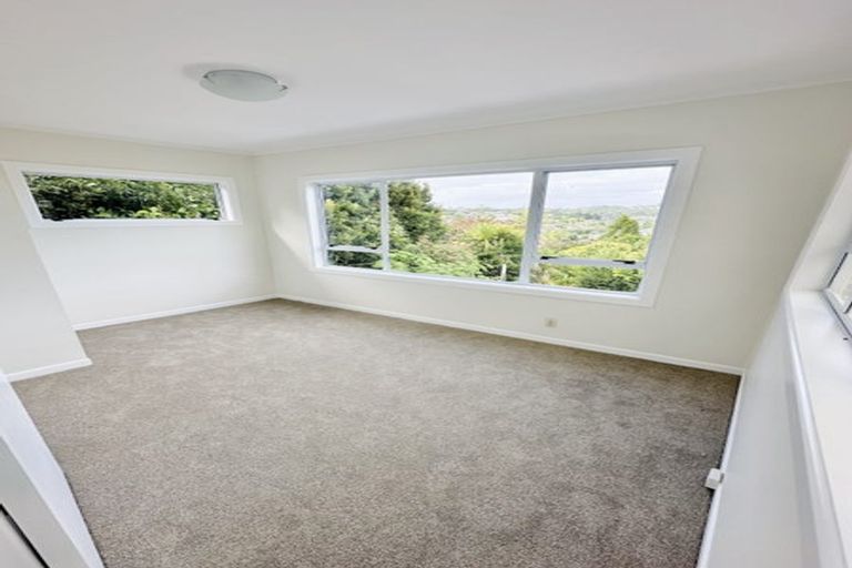 Photo of property in 530 Beach Road, Murrays Bay, Auckland, 0630