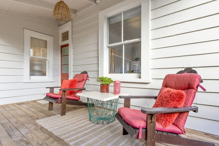 Photo of property in 95 Milton Road, Bluff Hill, Napier, 4110