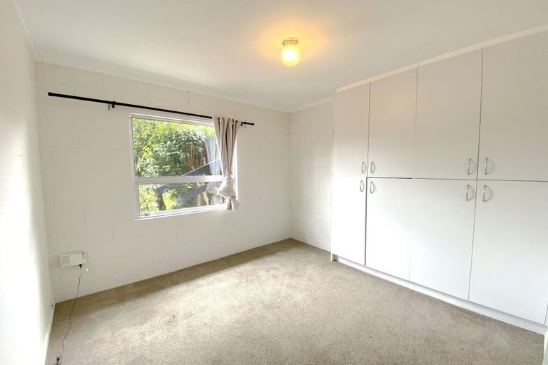 Photo of property in 74 Peach Road, Glenfield, Auckland, 0629