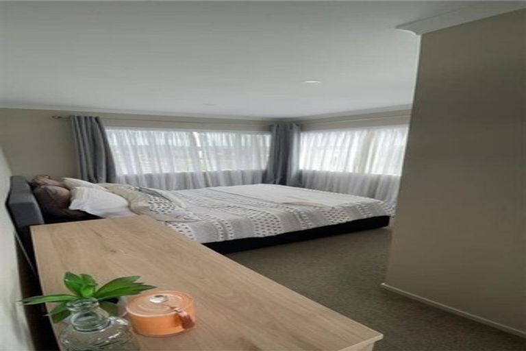 Photo of property in 215 Wainui Road, Silverdale, 0932