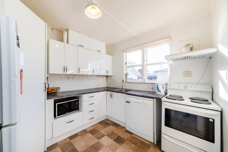 Photo of property in 2 Signal Street, Marton, 4710