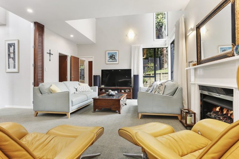 Photo of property in 61 Newhaven Terrace, Mairangi Bay, Auckland, 0630