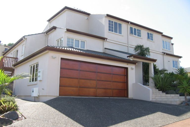 Photo of property in 92 Penguin Drive, Murrays Bay, Auckland, 0630