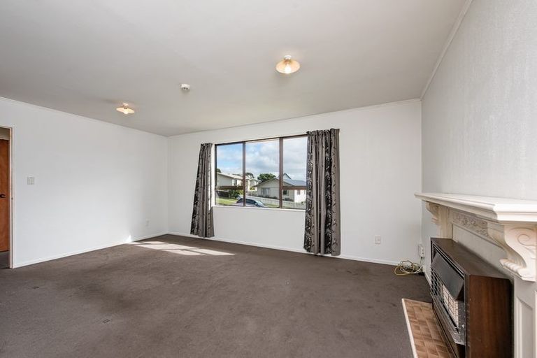 Photo of property in 27 Invercargill Drive, Kelson, Lower Hutt, 5010