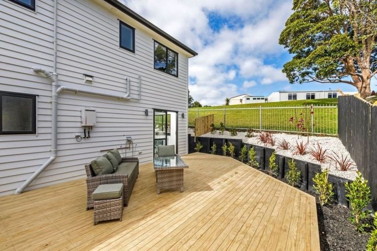 Photo of property in 31a Weatherly Road, Torbay, Auckland, 0630