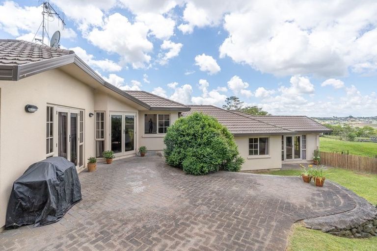 Photo of property in 17 Highgrove Drive, Grandview Heights, Hamilton, 3200